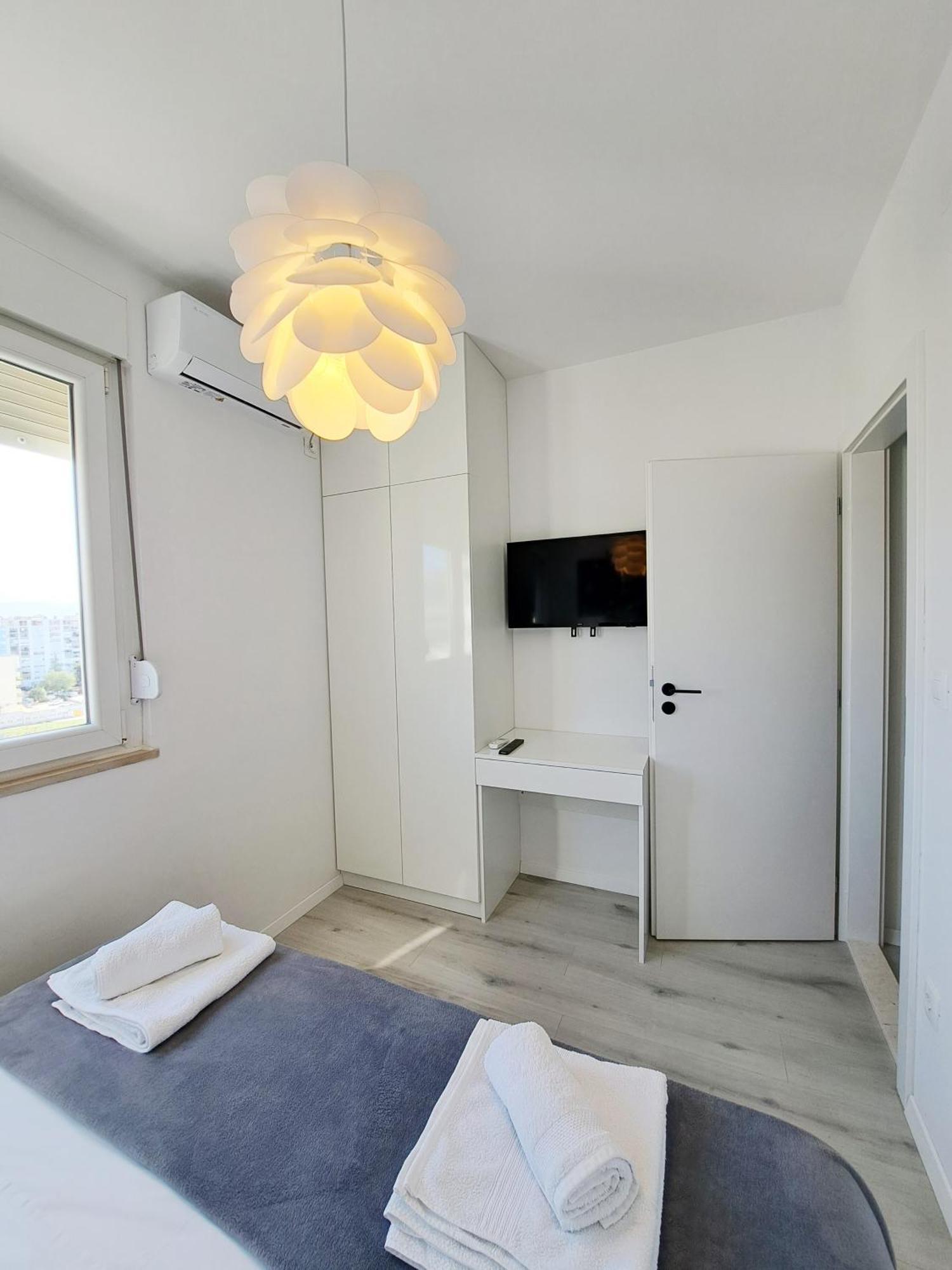 New! Top Apartment, Split View From Above Bagian luar foto